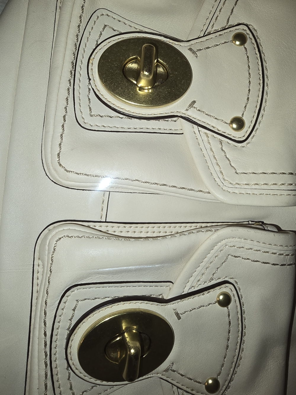 Coach Cream Leather Shoulder Bag with Dual Front Pockets - Picture 10 of 10